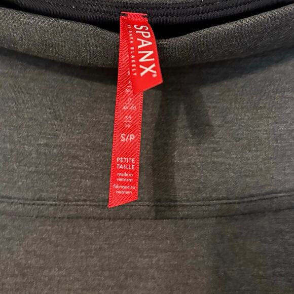 Spanx Gray Ponte Knit Crop Leggings Size Petite Small - Picture 2 of 5